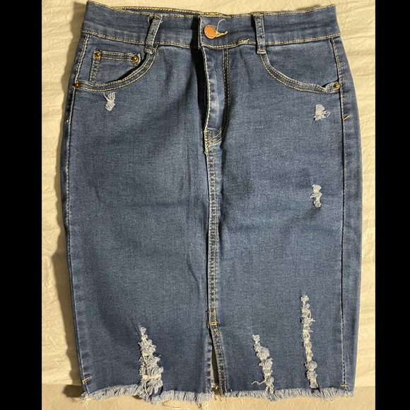 Brand new Jean skirt from Portugal - Picture 1 of 3